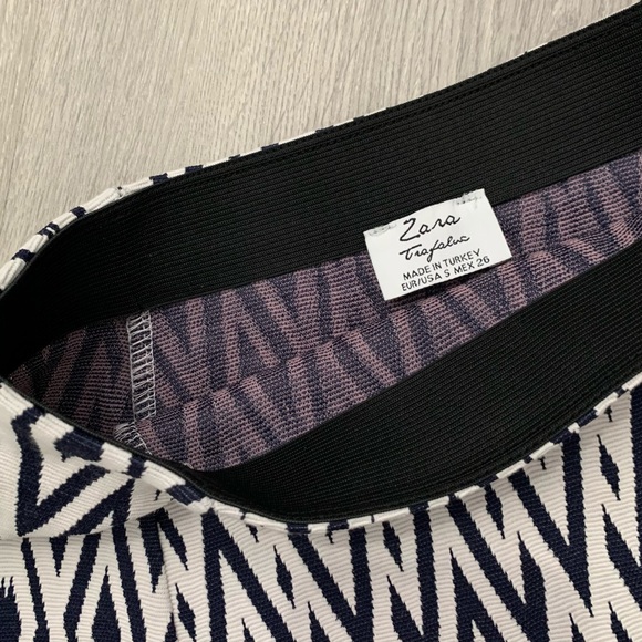 Zara Aztec Print Skirt - Picture 2 of 3